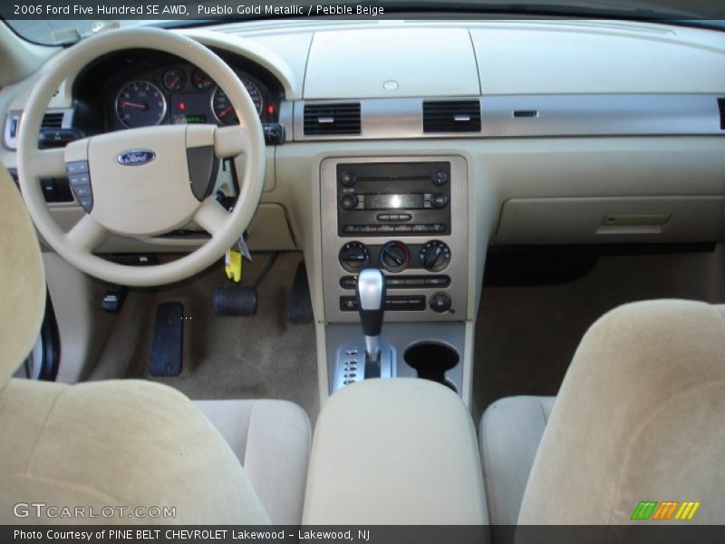 Dashboard of 2006 Five Hundred SE AWD