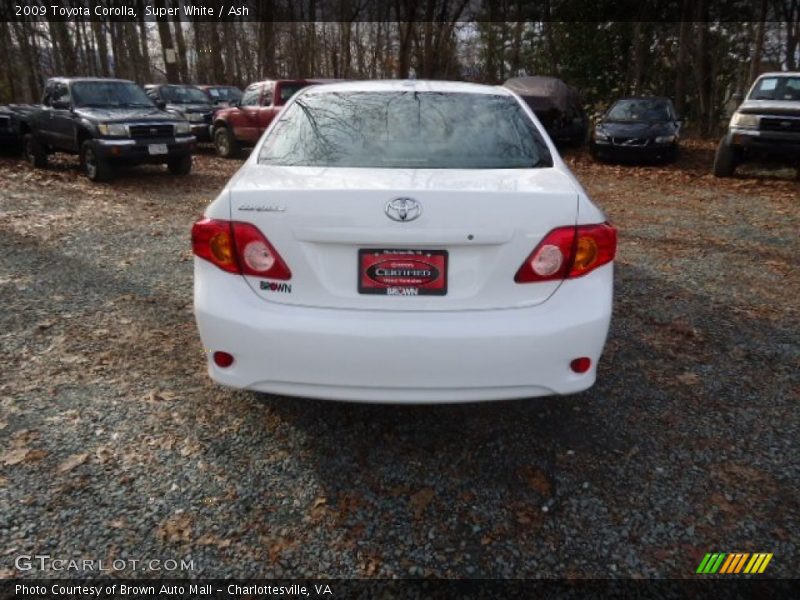 Super White / Ash 2009 Toyota Corolla