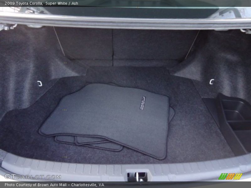 Super White / Ash 2009 Toyota Corolla