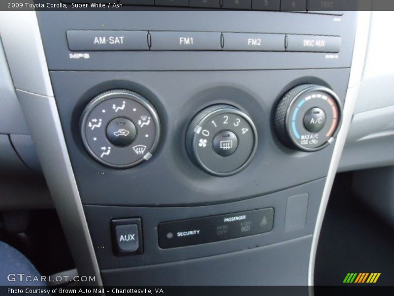 Controls of 2009 Corolla 