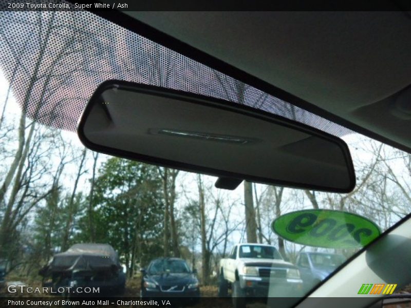 Super White / Ash 2009 Toyota Corolla
