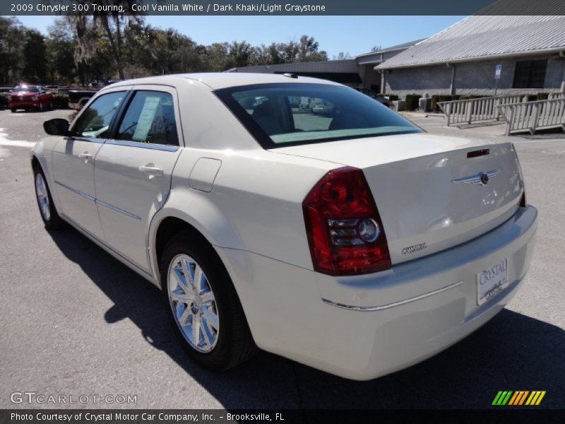 Cool Vanilla White / Dark Khaki/Light Graystone 2009 Chrysler 300 Touring