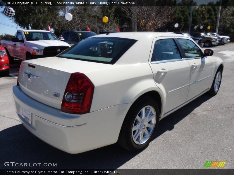 Cool Vanilla White / Dark Khaki/Light Graystone 2009 Chrysler 300 Touring
