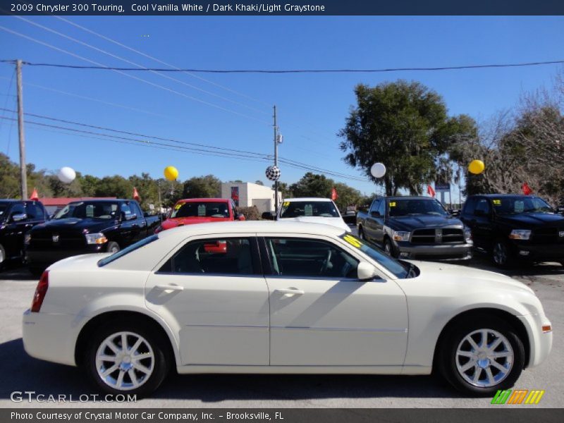 Cool Vanilla White / Dark Khaki/Light Graystone 2009 Chrysler 300 Touring