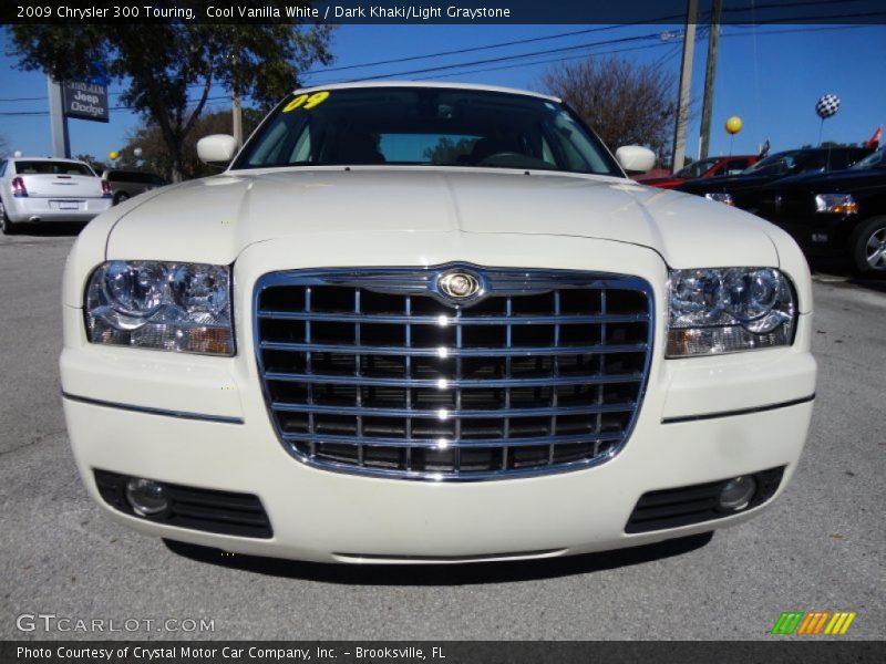 Cool Vanilla White / Dark Khaki/Light Graystone 2009 Chrysler 300 Touring