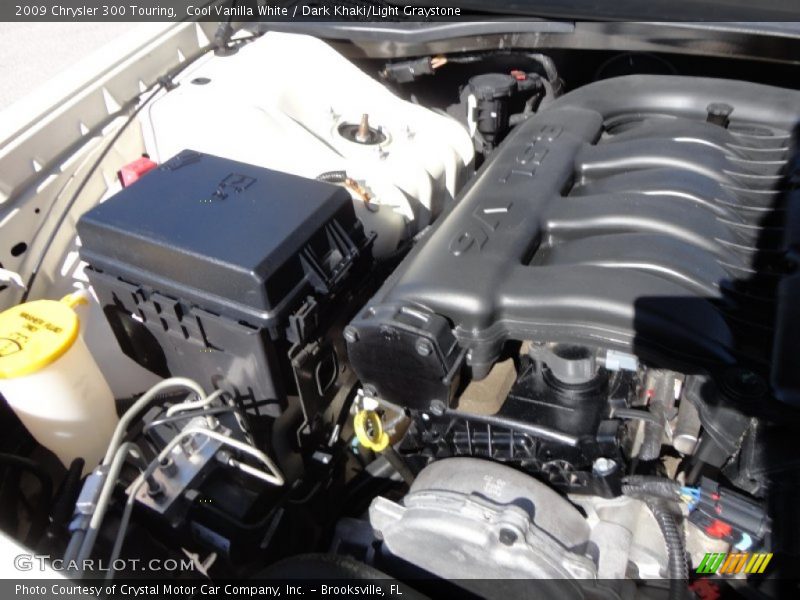 Cool Vanilla White / Dark Khaki/Light Graystone 2009 Chrysler 300 Touring