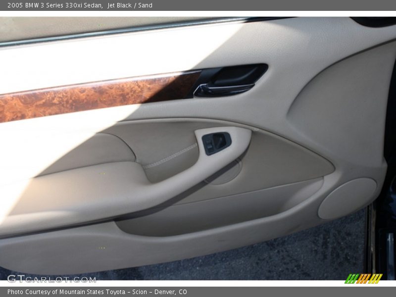 Jet Black / Sand 2005 BMW 3 Series 330xi Sedan