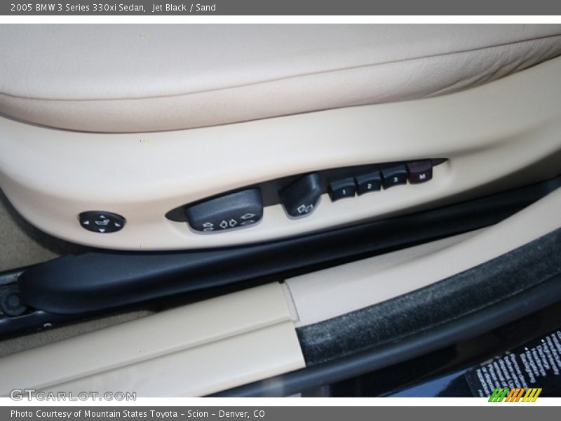 Jet Black / Sand 2005 BMW 3 Series 330xi Sedan