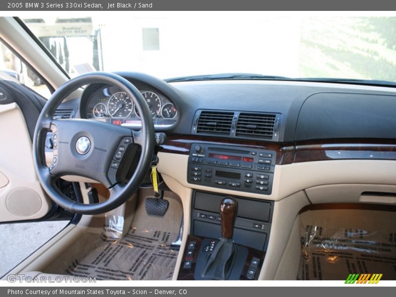 Jet Black / Sand 2005 BMW 3 Series 330xi Sedan