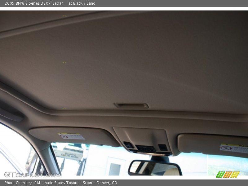 Jet Black / Sand 2005 BMW 3 Series 330xi Sedan