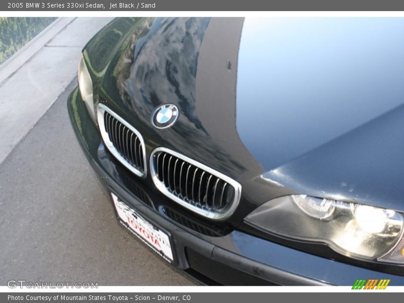 Jet Black / Sand 2005 BMW 3 Series 330xi Sedan