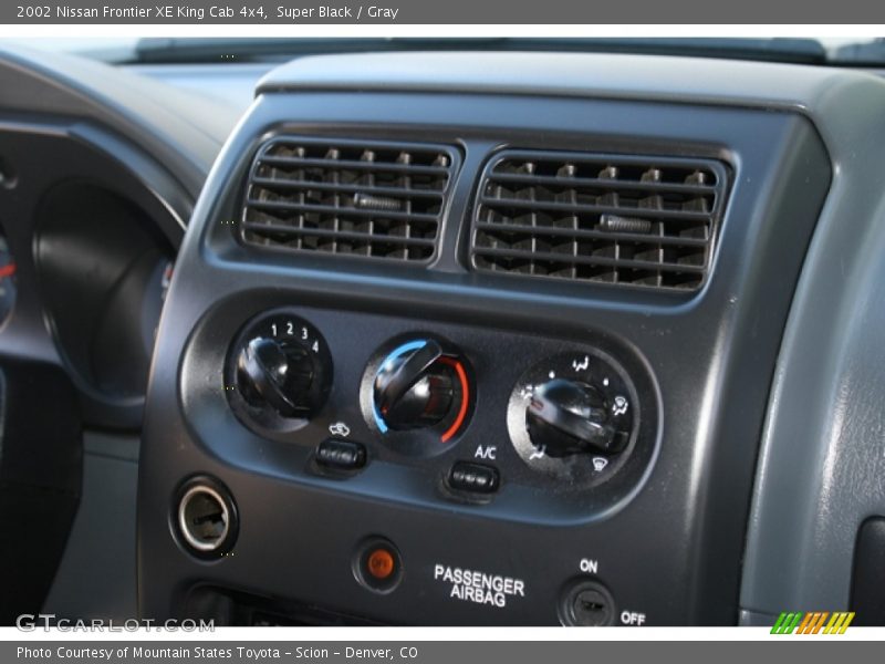Super Black / Gray 2002 Nissan Frontier XE King Cab 4x4
