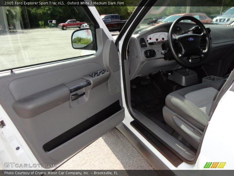 Oxford White / Medium Dark Flint 2005 Ford Explorer Sport Trac XLS