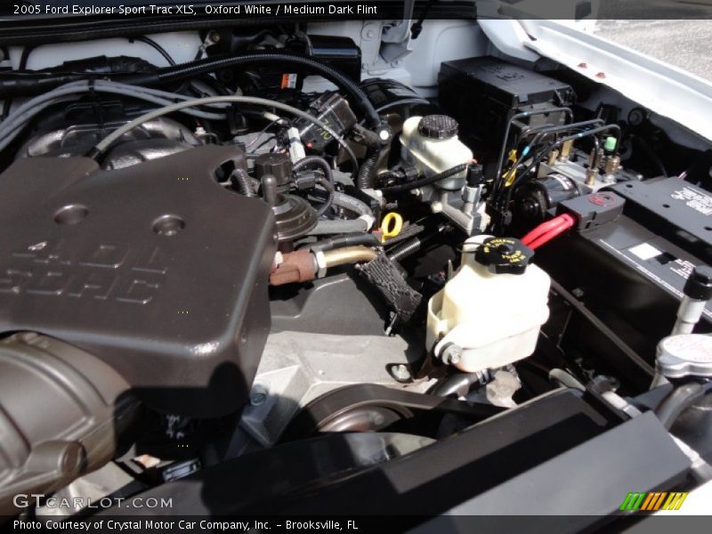Oxford White / Medium Dark Flint 2005 Ford Explorer Sport Trac XLS