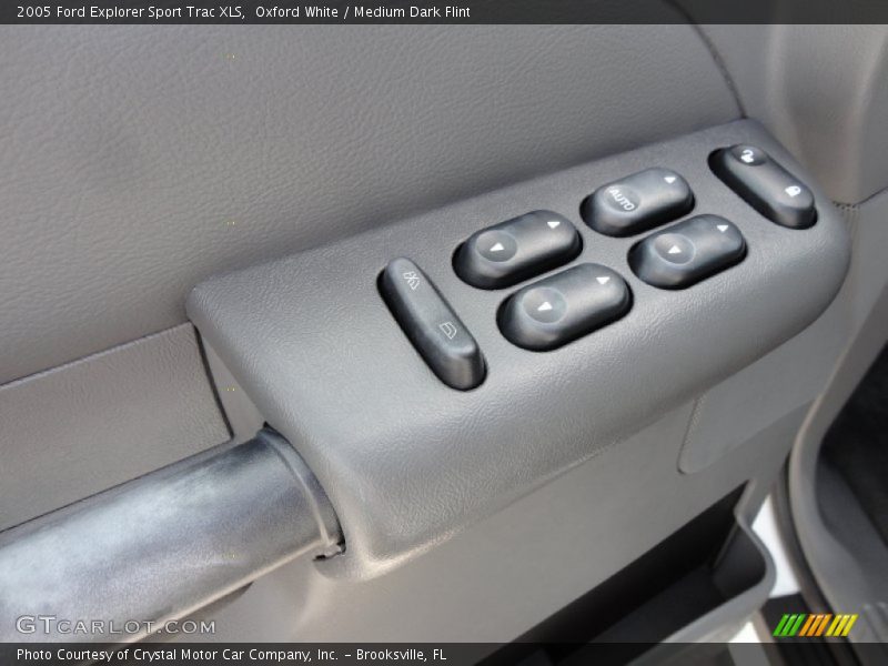Oxford White / Medium Dark Flint 2005 Ford Explorer Sport Trac XLS