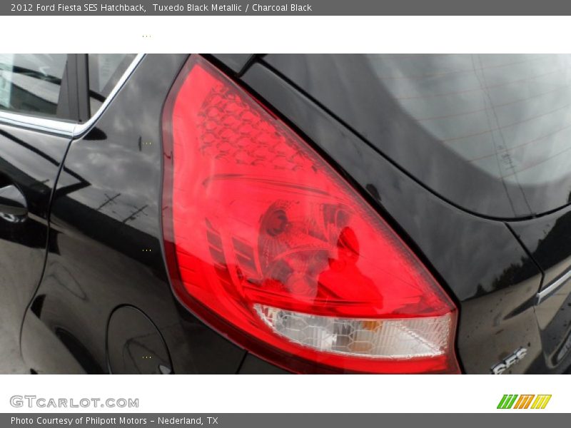 Tuxedo Black Metallic / Charcoal Black 2012 Ford Fiesta SES Hatchback