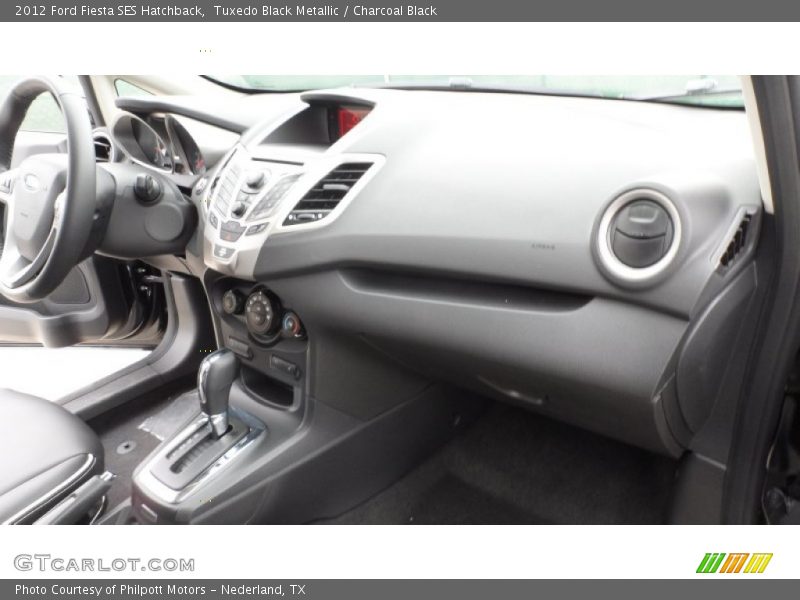 Tuxedo Black Metallic / Charcoal Black 2012 Ford Fiesta SES Hatchback