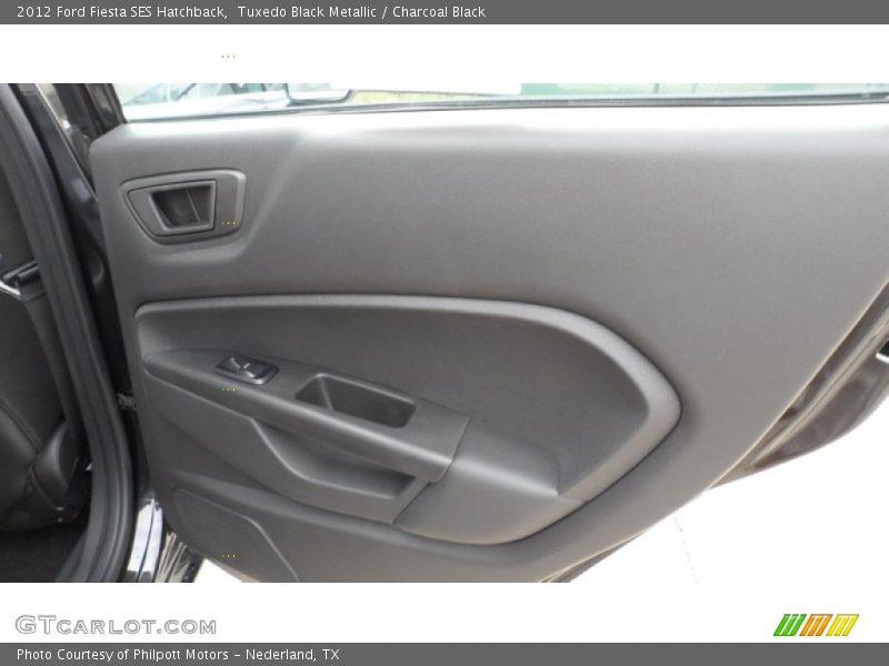 Tuxedo Black Metallic / Charcoal Black 2012 Ford Fiesta SES Hatchback