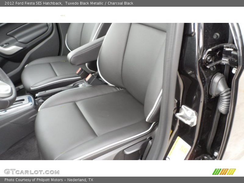Tuxedo Black Metallic / Charcoal Black 2012 Ford Fiesta SES Hatchback