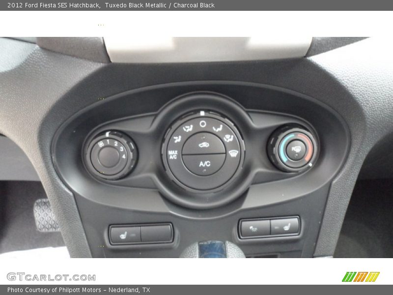 Controls of 2012 Fiesta SES Hatchback
