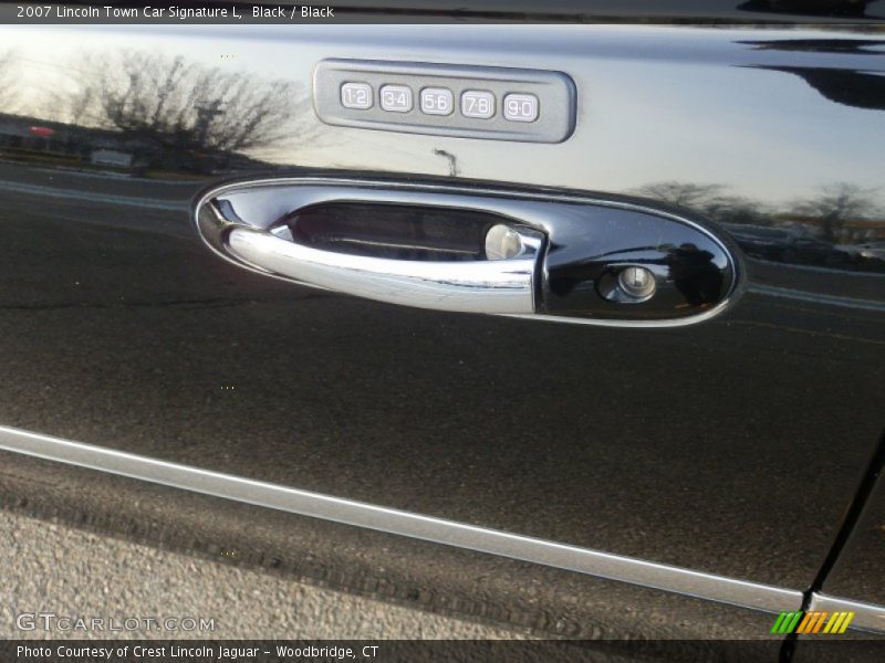 Black / Black 2007 Lincoln Town Car Signature L