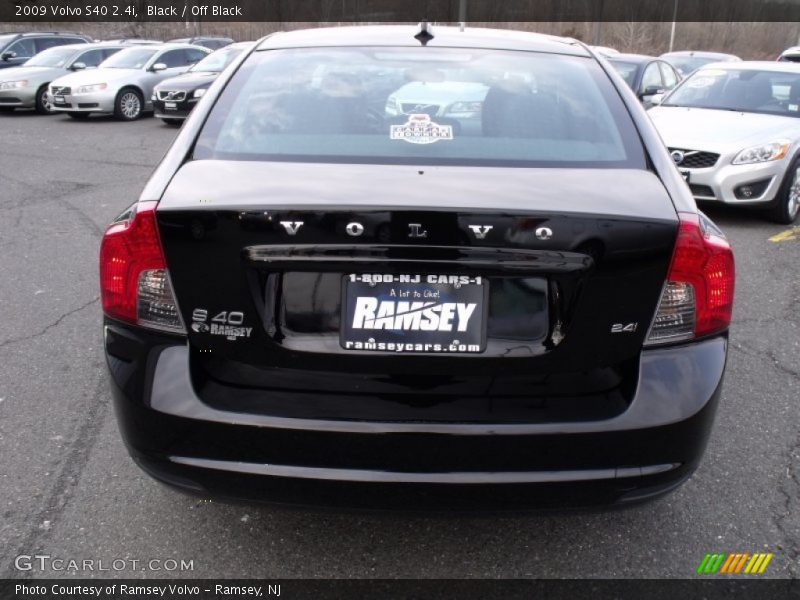 Black / Off Black 2009 Volvo S40 2.4i