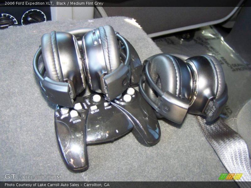 Black / Medium Flint Grey 2006 Ford Expedition XLT