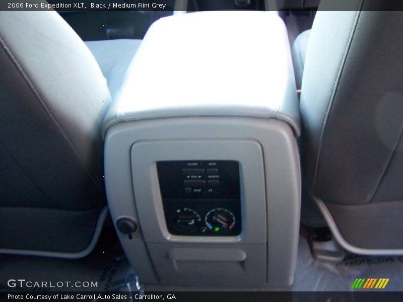 Black / Medium Flint Grey 2006 Ford Expedition XLT
