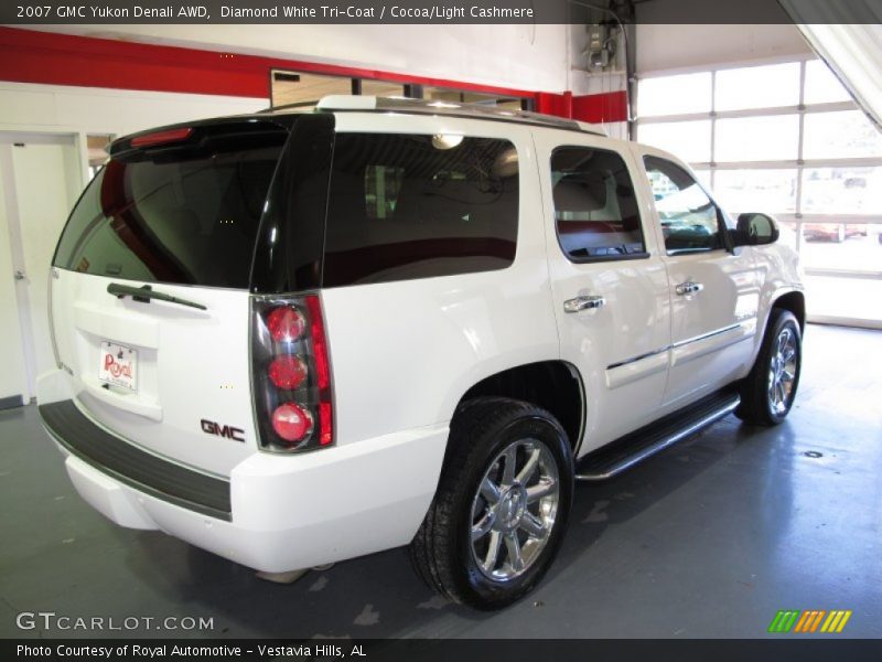 Diamond White Tri-Coat / Cocoa/Light Cashmere 2007 GMC Yukon Denali AWD