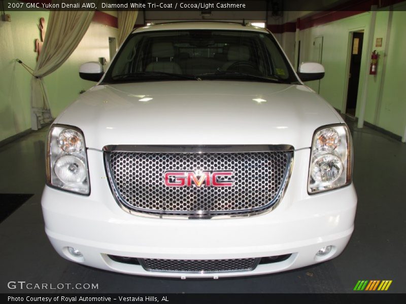 Diamond White Tri-Coat / Cocoa/Light Cashmere 2007 GMC Yukon Denali AWD