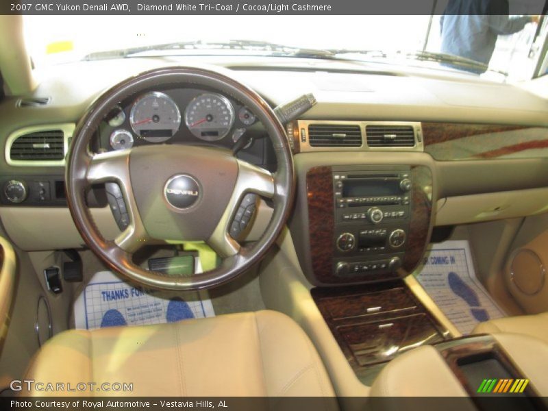 Diamond White Tri-Coat / Cocoa/Light Cashmere 2007 GMC Yukon Denali AWD