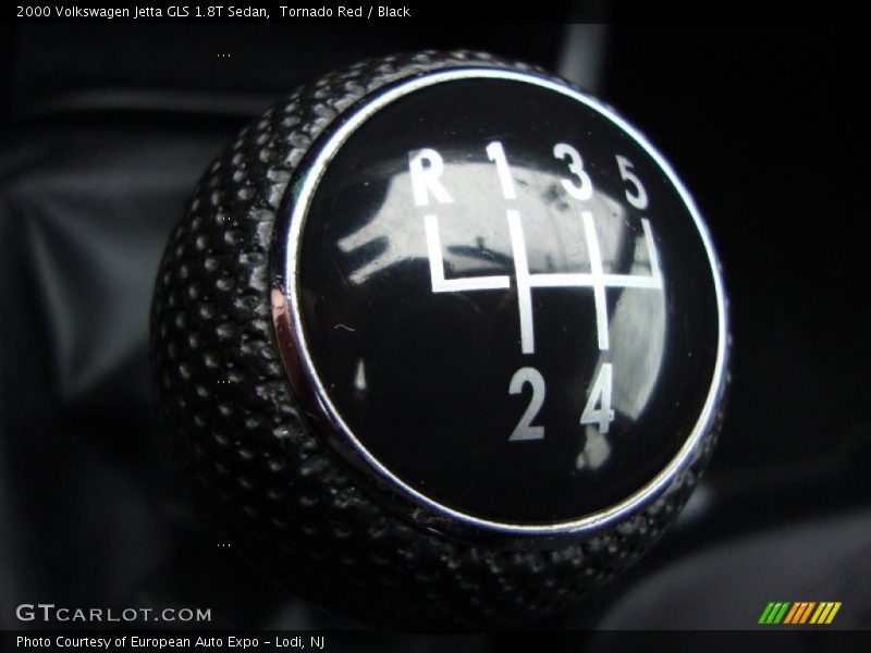 Tornado Red / Black 2000 Volkswagen Jetta GLS 1.8T Sedan