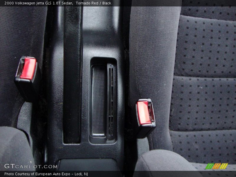 Tornado Red / Black 2000 Volkswagen Jetta GLS 1.8T Sedan