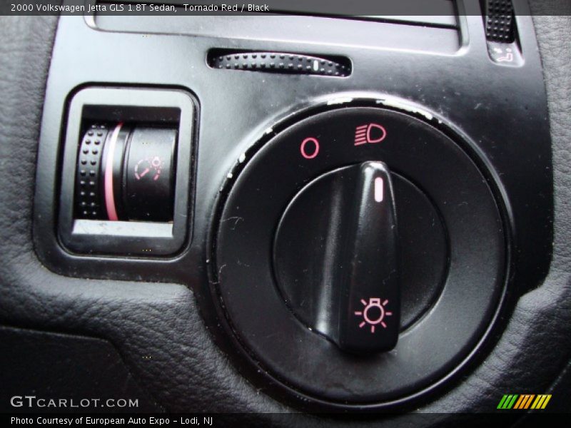 Tornado Red / Black 2000 Volkswagen Jetta GLS 1.8T Sedan