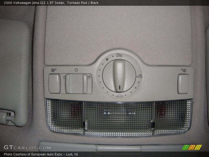 Tornado Red / Black 2000 Volkswagen Jetta GLS 1.8T Sedan