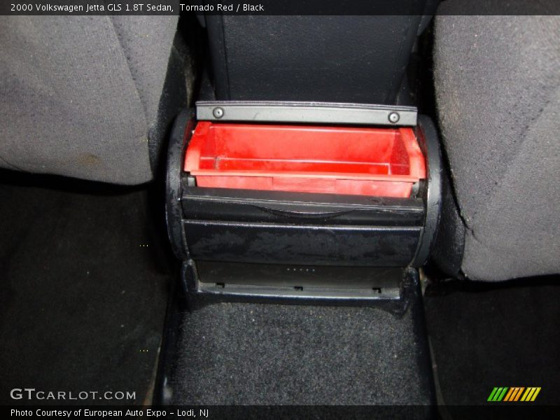 Tornado Red / Black 2000 Volkswagen Jetta GLS 1.8T Sedan