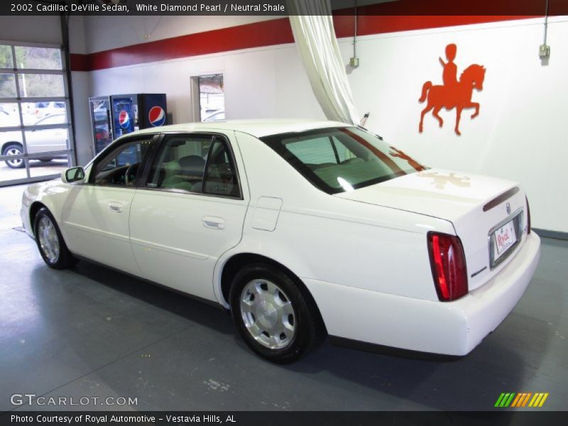 White Diamond Pearl / Neutral Shale 2002 Cadillac DeVille Sedan