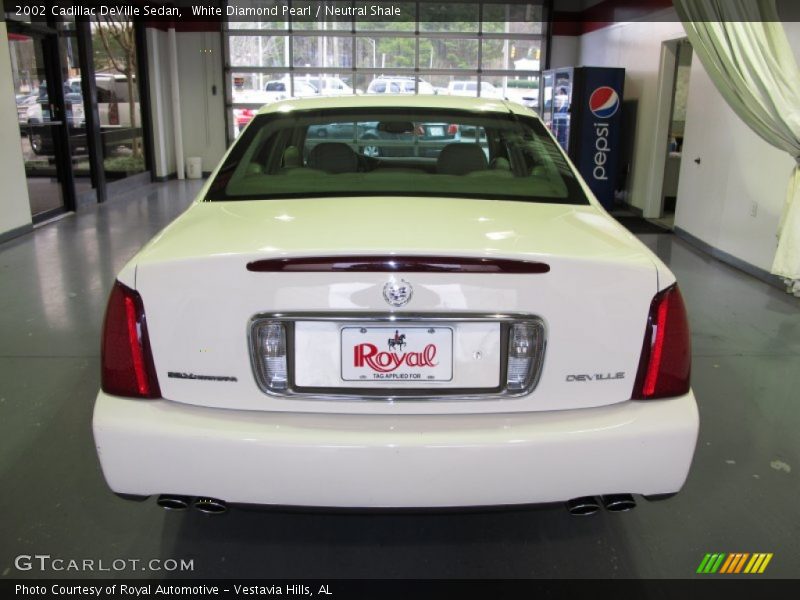 White Diamond Pearl / Neutral Shale 2002 Cadillac DeVille Sedan