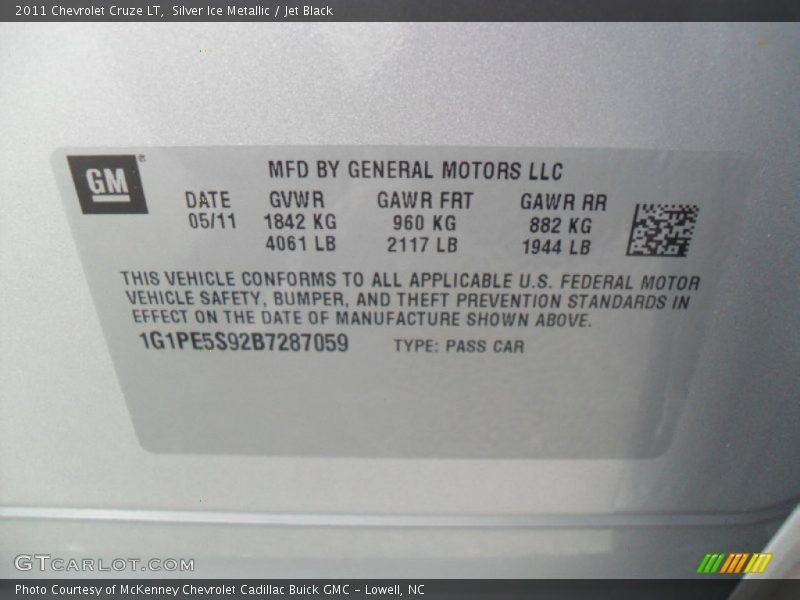Silver Ice Metallic / Jet Black 2011 Chevrolet Cruze LT