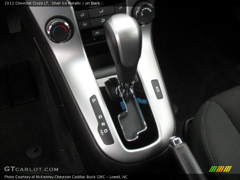 Silver Ice Metallic / Jet Black 2011 Chevrolet Cruze LT