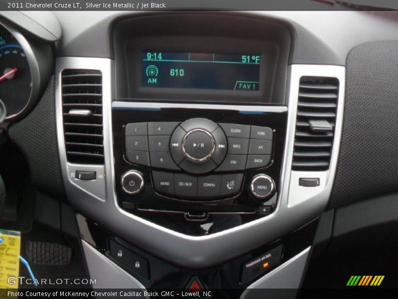 Silver Ice Metallic / Jet Black 2011 Chevrolet Cruze LT