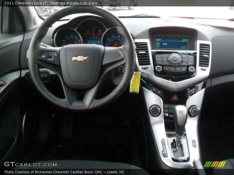Silver Ice Metallic / Jet Black 2011 Chevrolet Cruze LT