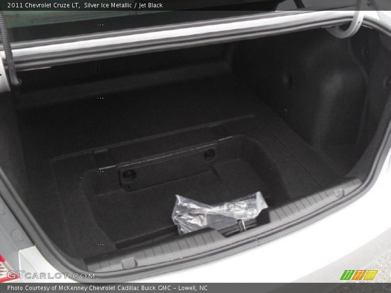 Silver Ice Metallic / Jet Black 2011 Chevrolet Cruze LT