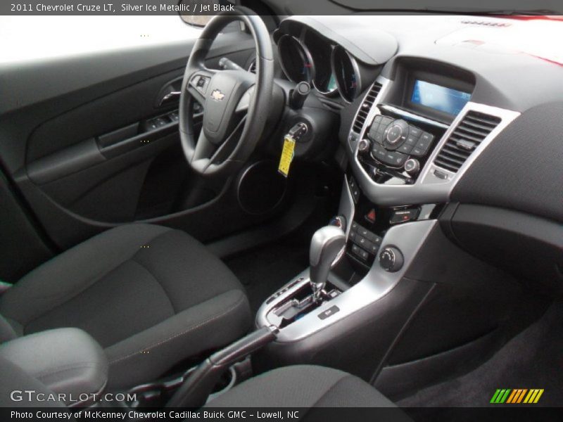 Silver Ice Metallic / Jet Black 2011 Chevrolet Cruze LT