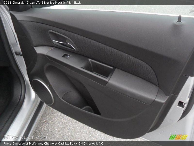 Silver Ice Metallic / Jet Black 2011 Chevrolet Cruze LT