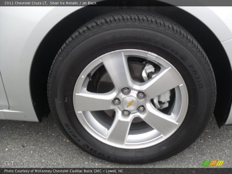 Silver Ice Metallic / Jet Black 2011 Chevrolet Cruze LT