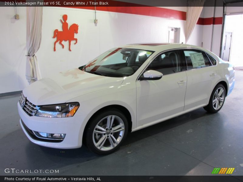 Candy White / Titan Black 2012 Volkswagen Passat V6 SE