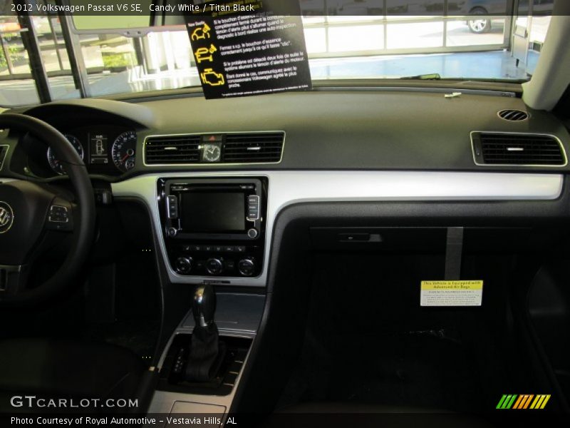 Candy White / Titan Black 2012 Volkswagen Passat V6 SE