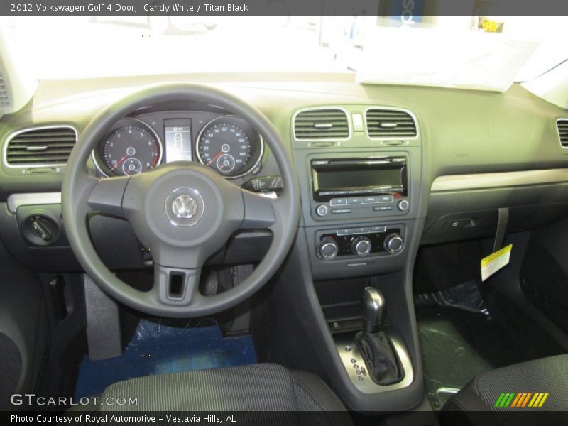 Candy White / Titan Black 2012 Volkswagen Golf 4 Door
