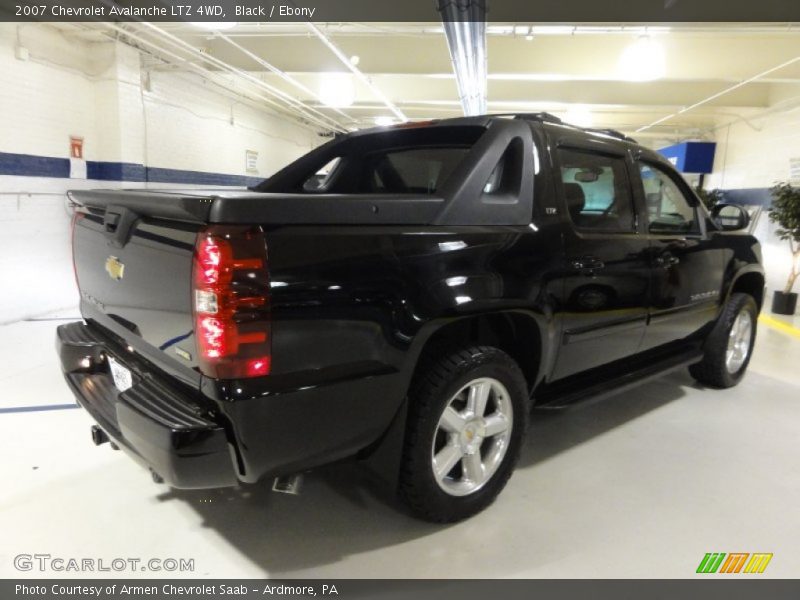 Black / Ebony 2007 Chevrolet Avalanche LTZ 4WD